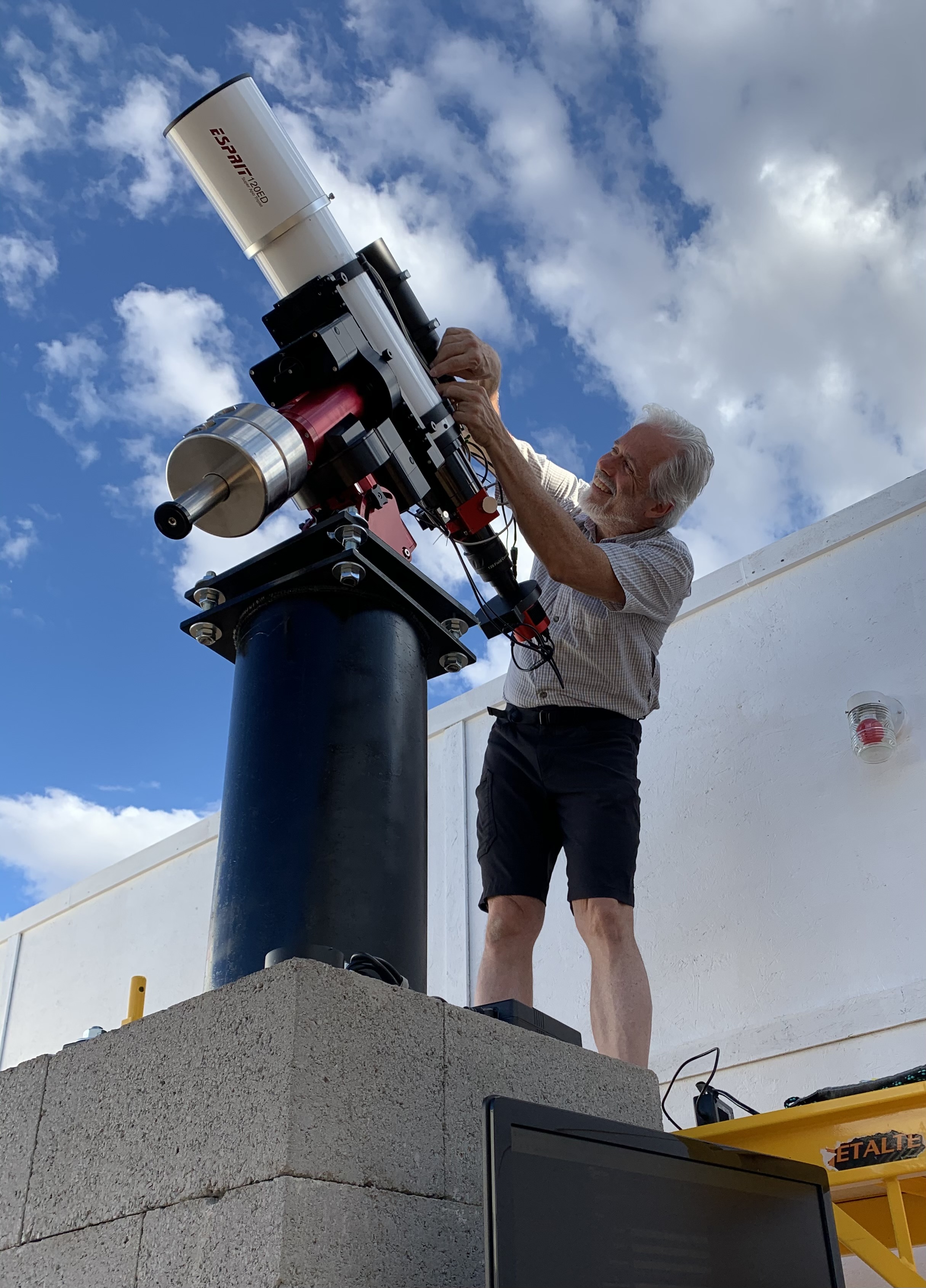 Installing a Refractor at DSNM